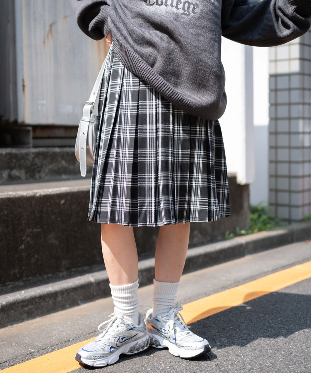 ブラックチェック1　モデル:155cm F着用