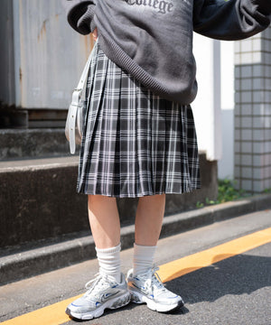 ブラックチェック1　モデル:155cm F着用