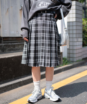 ブラックチェック1　モデル:155cm F着用