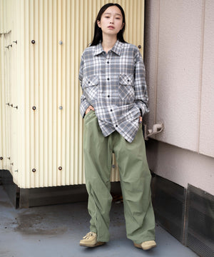 柄4 モデル：161cm L着用