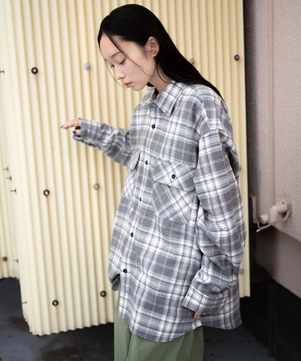 柄4 モデル：161cm L着用