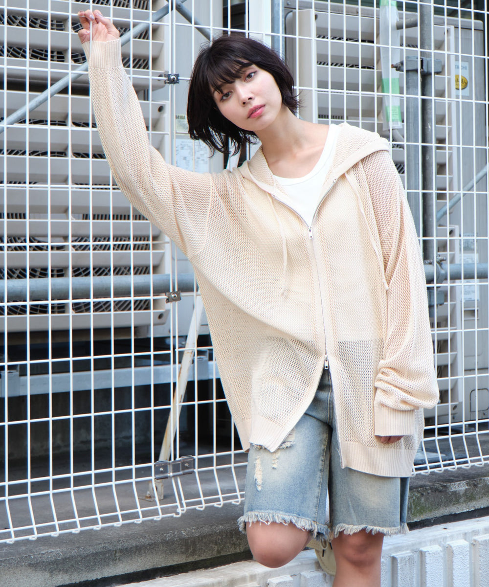 ホワイトアイボリー  モデル：160cm L着用