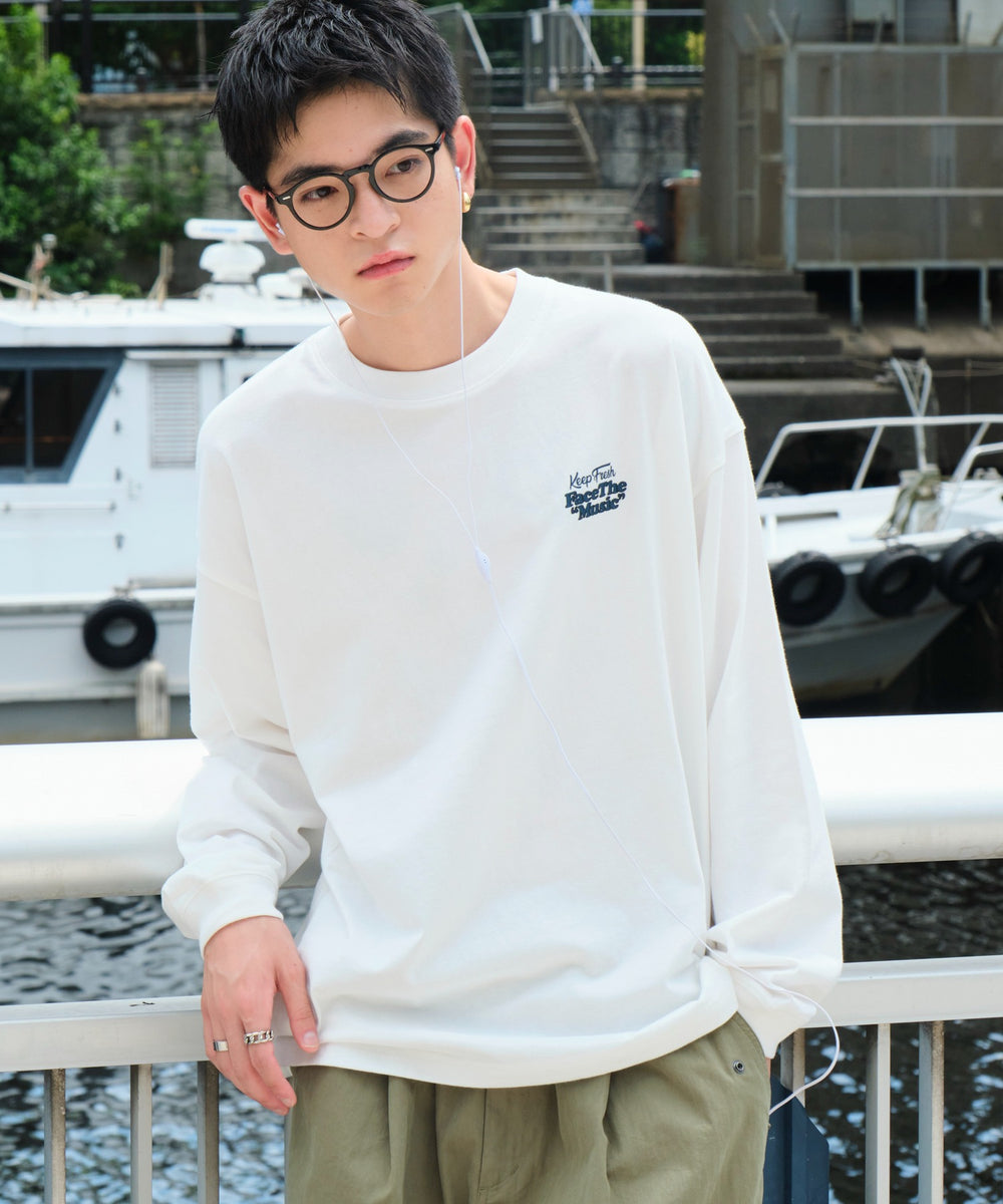 ホワイト モデル：180cm L着用