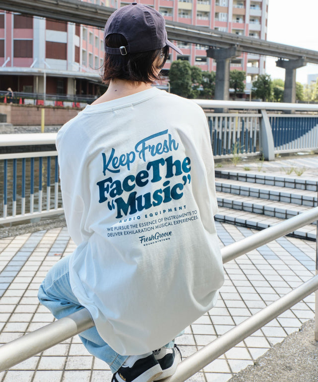 ホワイト モデル：160cm L着用