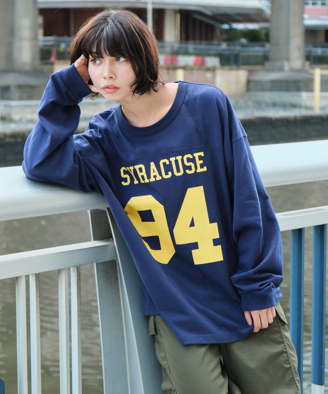 ナンバリングフットボールBIG　T（LS）/ネイビー モデル：160cm L着用