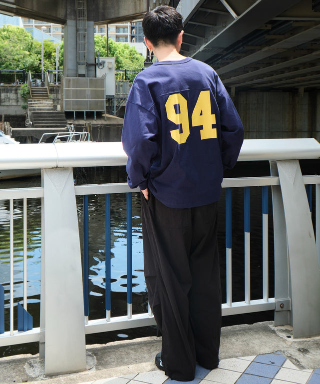 ネイビー モデル：180cm L着用