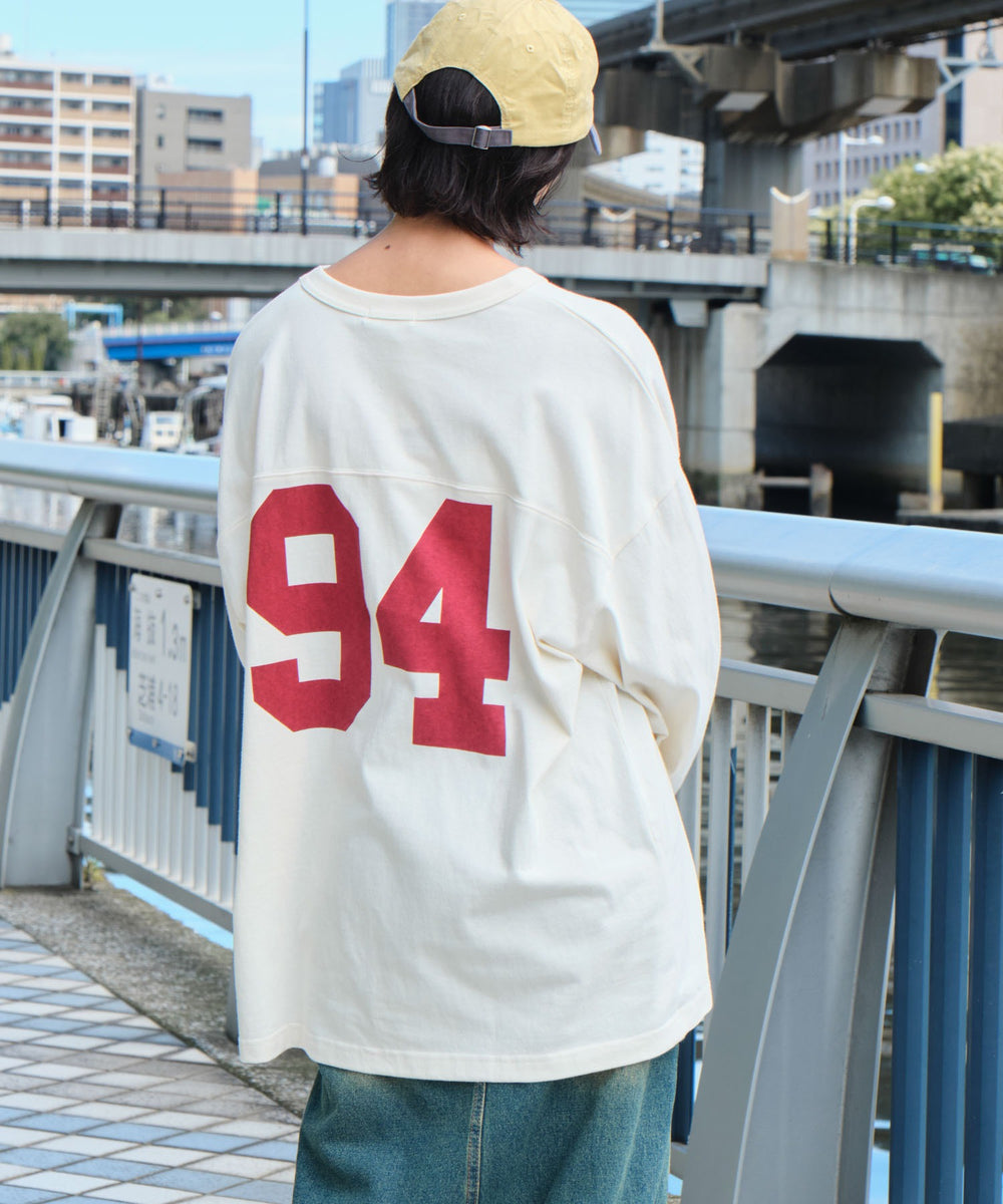 オフホワイト モデル：160cm L着用