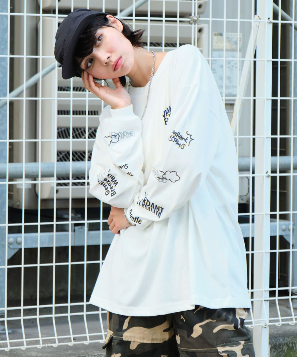 アクセ付きグラフィックアンサンブルT（LS）