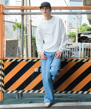 ホワイト モデル：180cm L着用