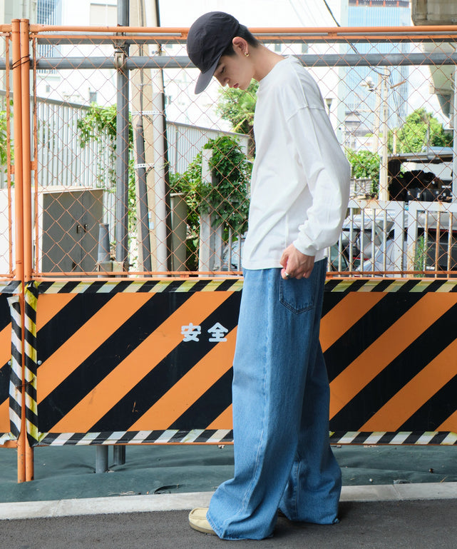 ホワイト モデル：180cm L着用