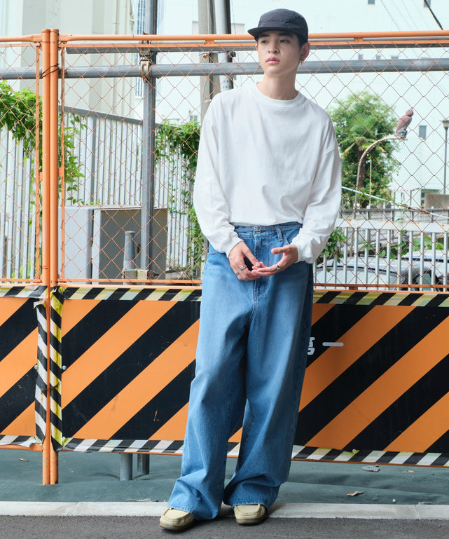 ホワイト モデル：180cm L着用