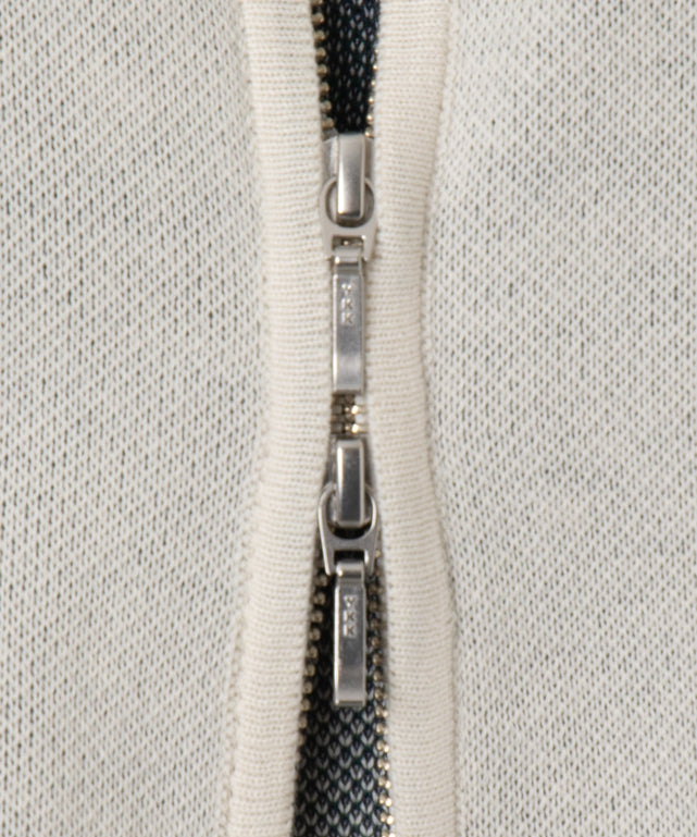 WZIPスターモチーフニット