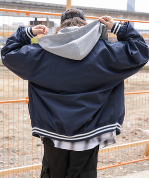 ネイビー モデル：174cm L着用