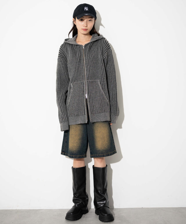 グレー モデル：161cm L着用