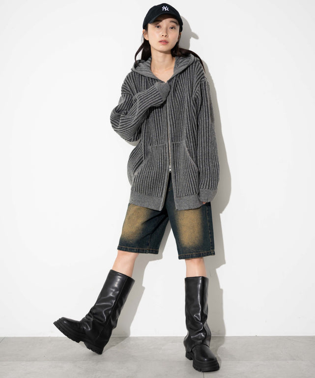 グレー モデル：161cm L着用