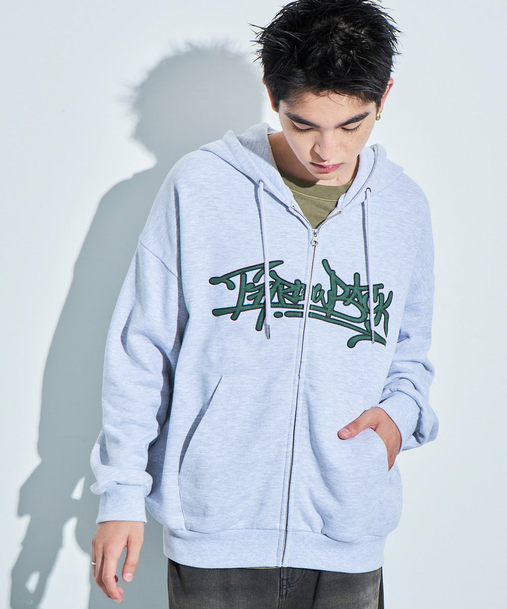 アッシュグレー モデル：180cm L着用