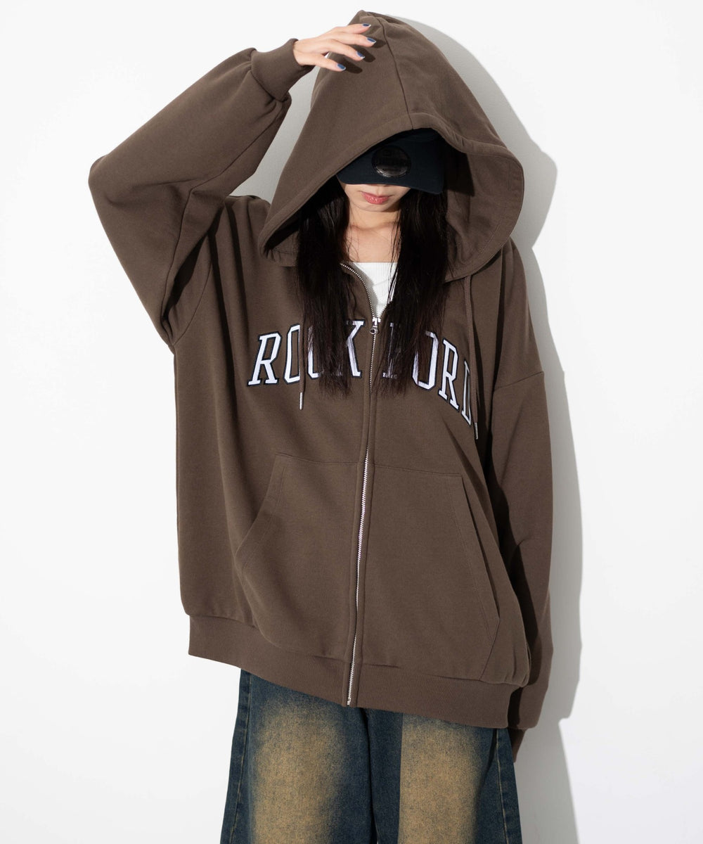 ブラウン モデル：161cm L着用