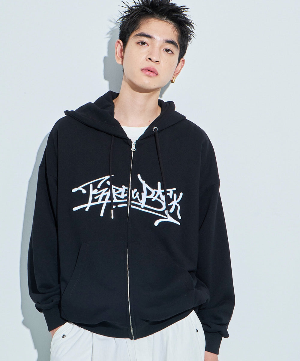 ブラック モデル：180cm L着用