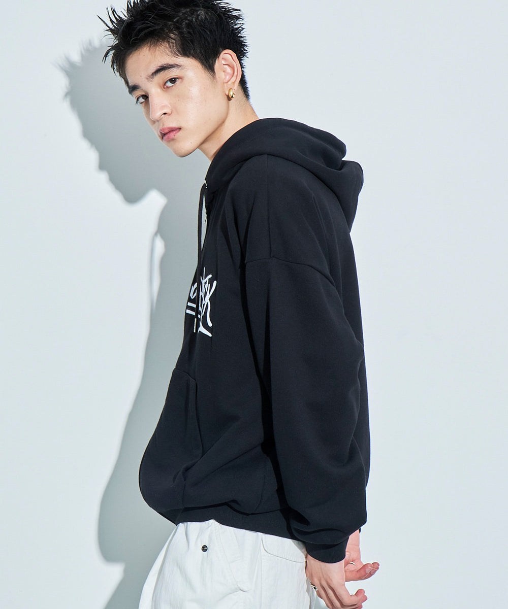 ブラック モデル：180cm L着用