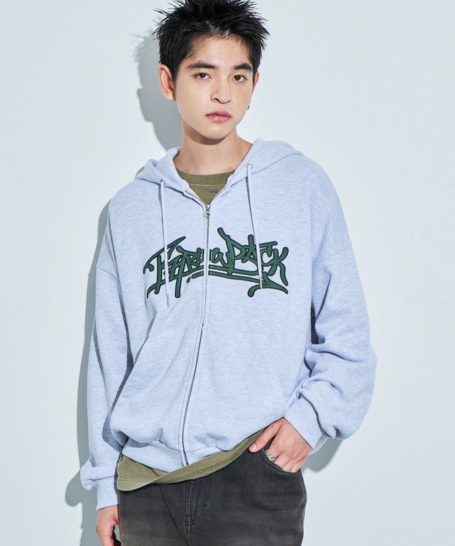 アッシュグレー モデル：180cm L着用