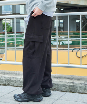 ブラック モデル：180cm L着用