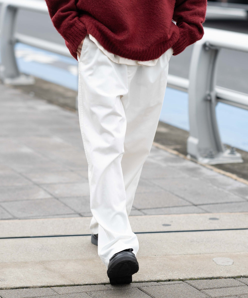 ホワイト  モデル：175cm L着用