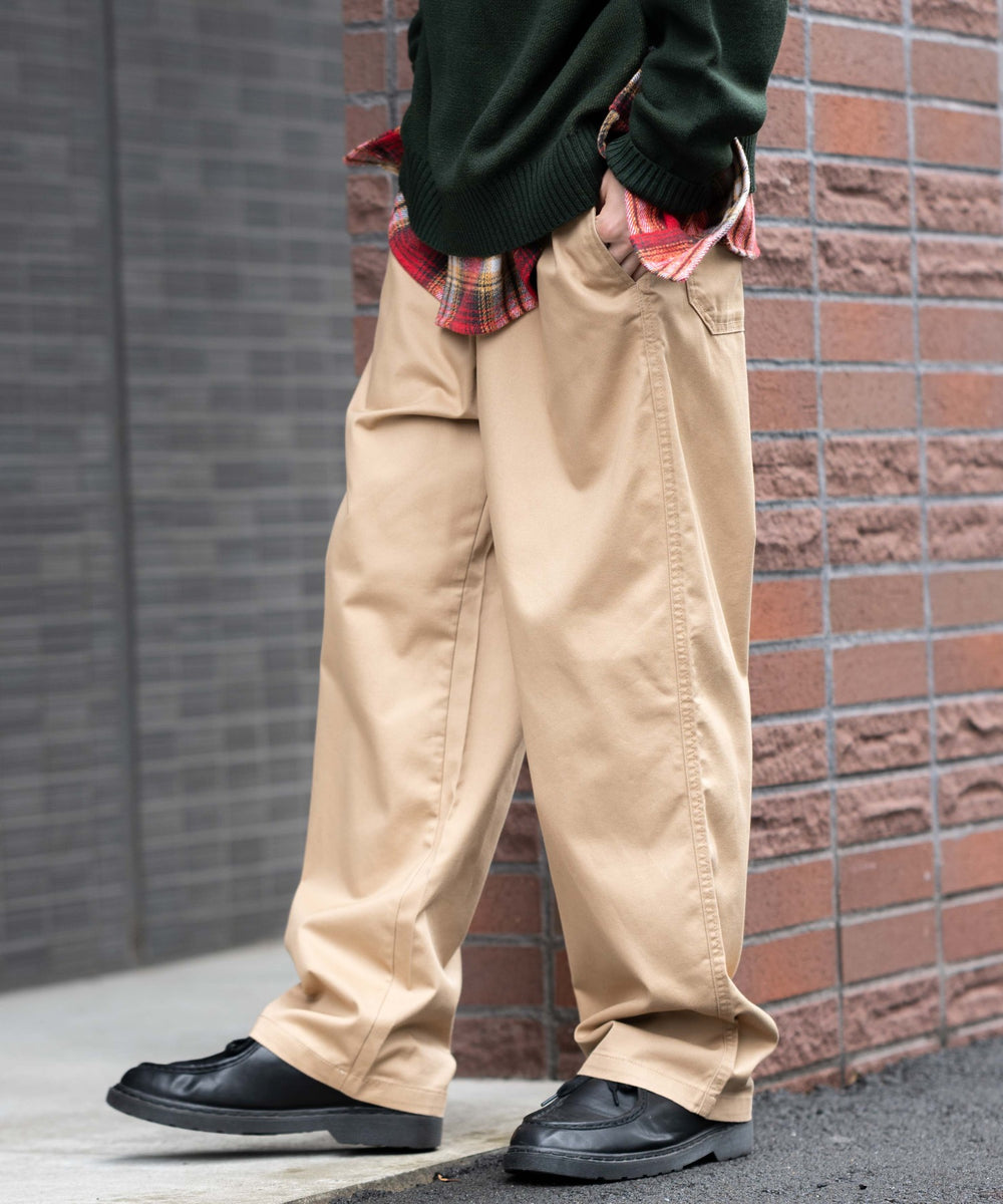 ベージュ  モデル：175cm L着用