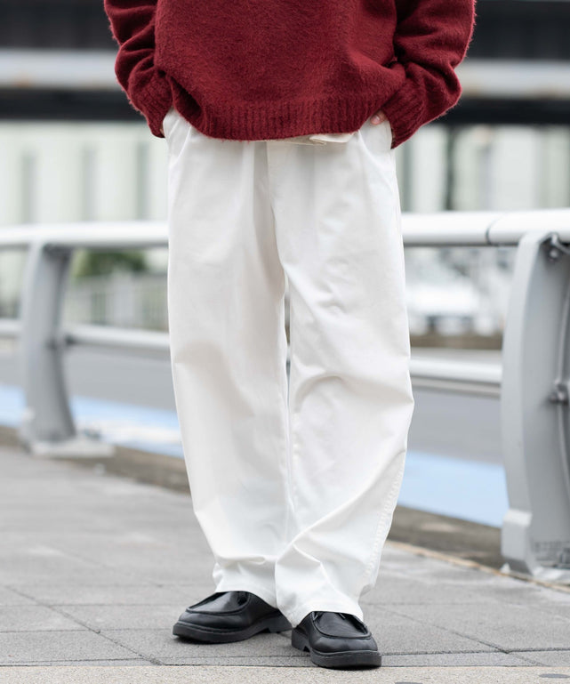 ホワイト  モデル：175cm L着用