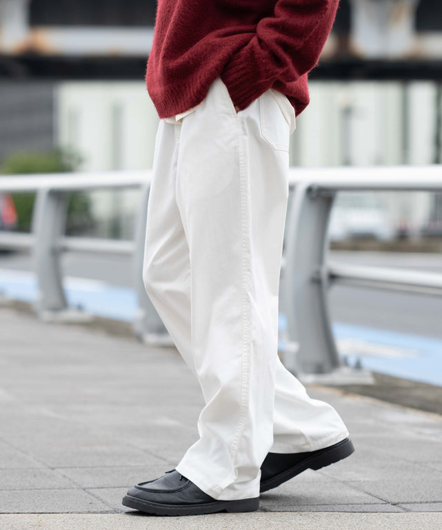 ホワイト  モデル：175cm L着用