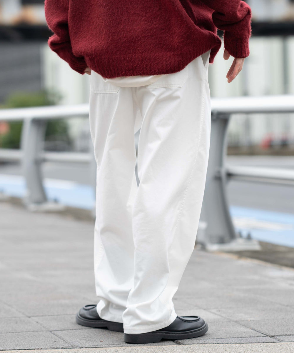 ホワイト  モデル：175cm L着用