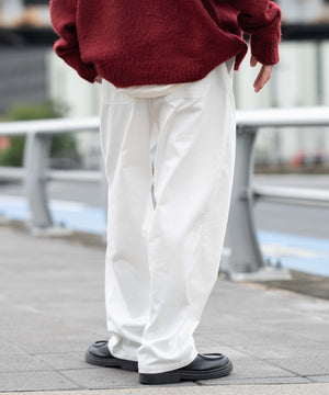 ホワイト  モデル：175cm L着用