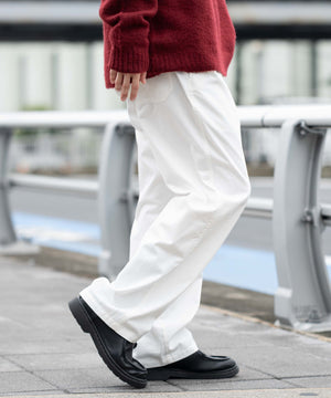 ホワイト  モデル：175cm L着用