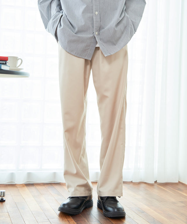 Lベージュ モデル：177cm L着用