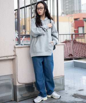 デニム中濃加工 モデル：161cm S着用