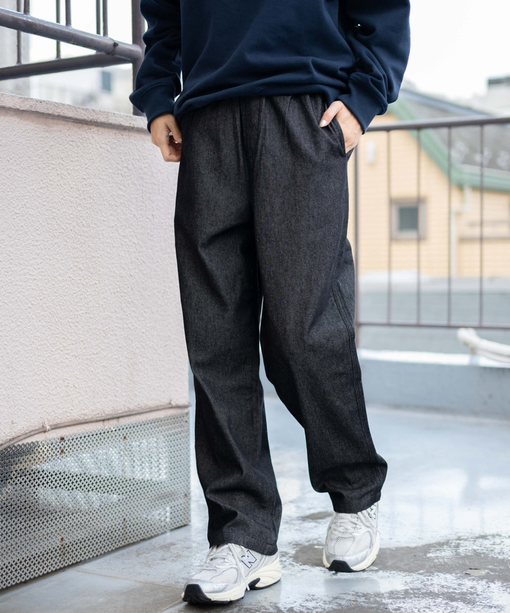 ブラック モデル：161cm S着用