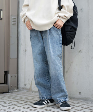 デニム中濃加工色 モデル：161cm S着用