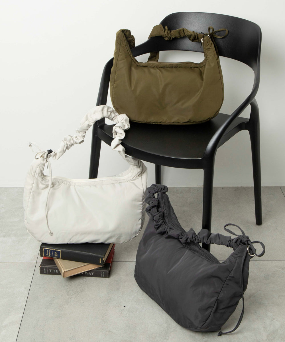 ハーフムーンドロストショルダー