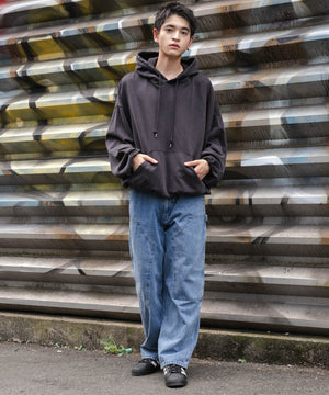 デニム淡加工 モデル：180cm L着用