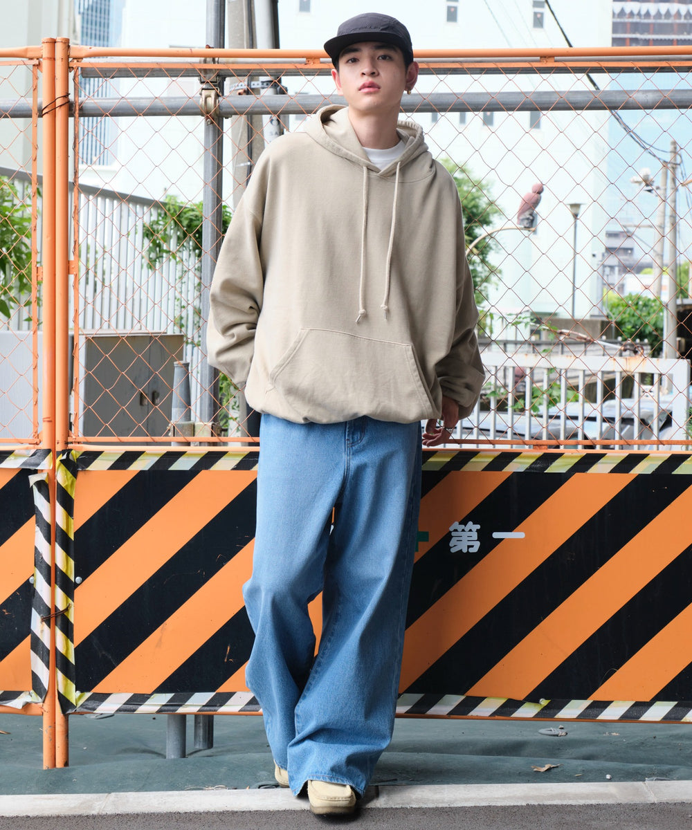 ベージュソノタ モデル：180cm L着用