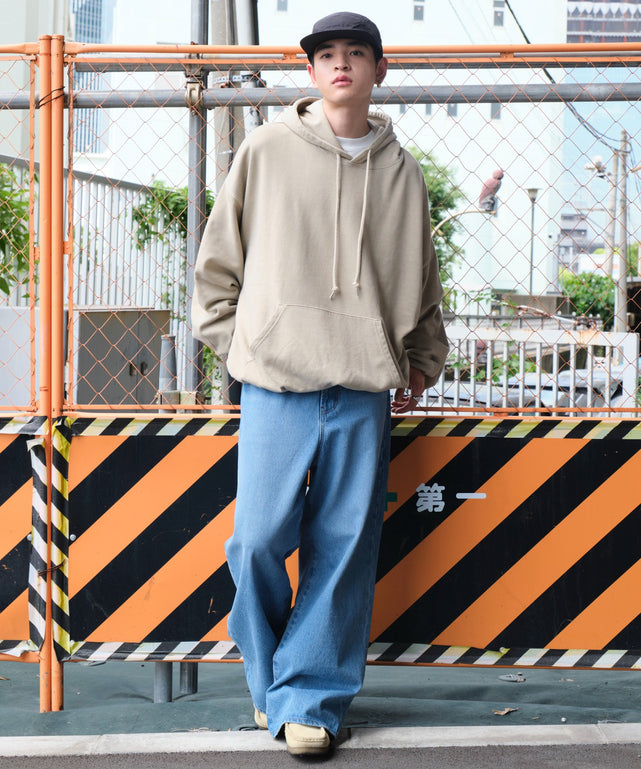 ベージュソノタ モデル：180cm L着用