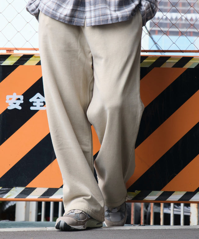アシッドウォッシュワイドスウェットパンツ/ベージュソノタ モデル：180cm L着用