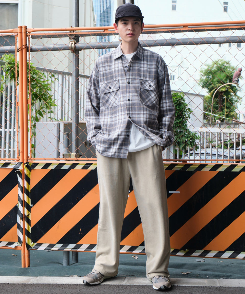 ベージュソノタ モデル：180cm L着用