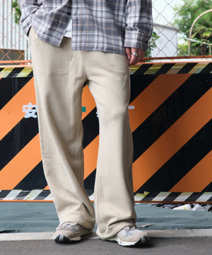 ベージュソノタ モデル：180cm L着用