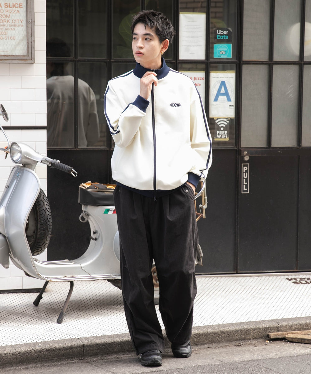 オフホワイト モデル：180cm L着用