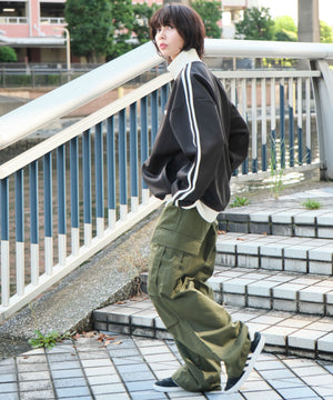 ブラック モデル：160cm L着用