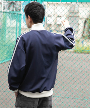 ネイビー モデル：180cm L着用