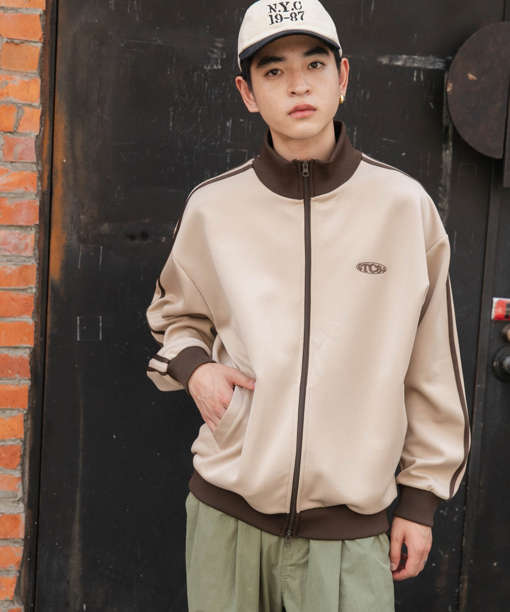 ベージュ モデル：180cm L着用