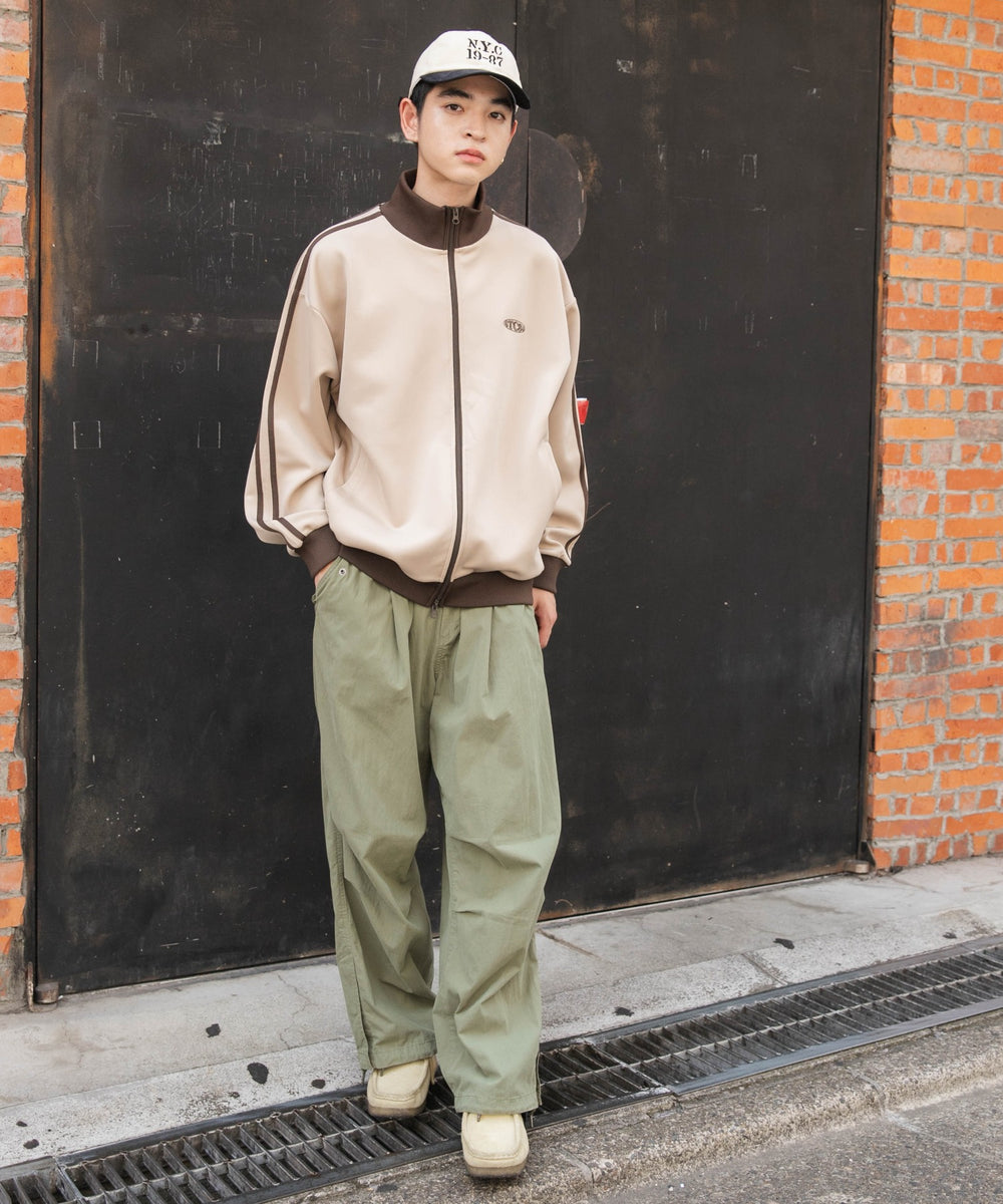 ベージュ モデル：180cm L着用