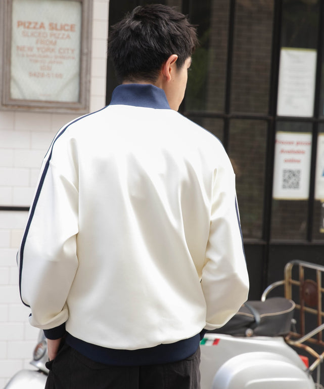 オフホワイト モデル：180cm L着用