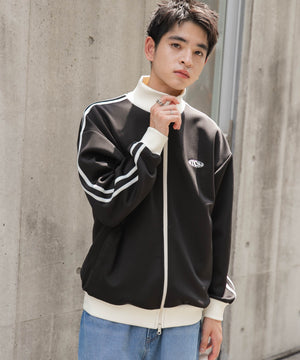 ブラック モデル：180cm L着用